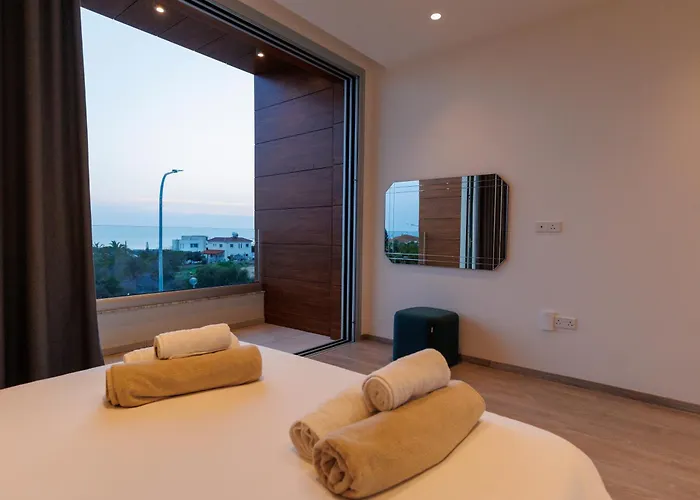 Napa Hills Seaview - Iris