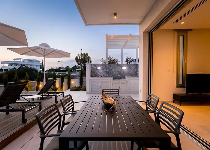 Napa Hills Seaview - Iris