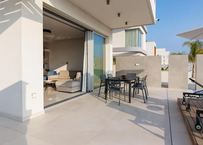 Napa Hills Seaview - Iris 아이아 나파